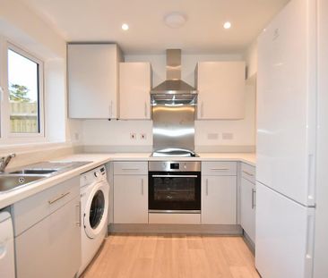 3 bedroom semi-detached house to rent - Photo 4