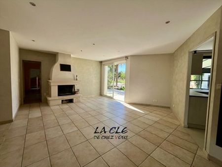 Location Maison 6 pièces 175m² AIFFRES 79230 - Photo 2