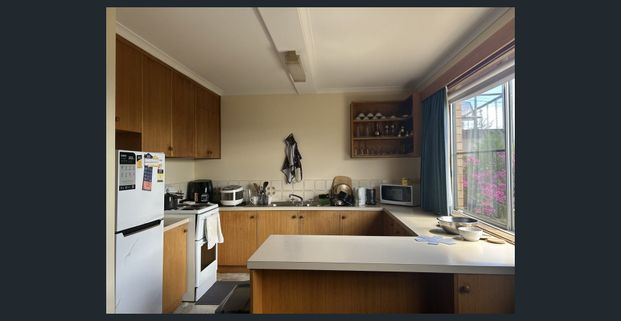 Self contained 1 bedroom unit - Photo 1