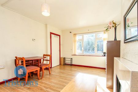 3 bed Mid Terraced House for Rent - Photo 2