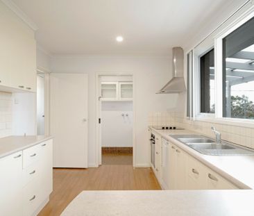 Spacious Family Home In Prime Location - Photo 5