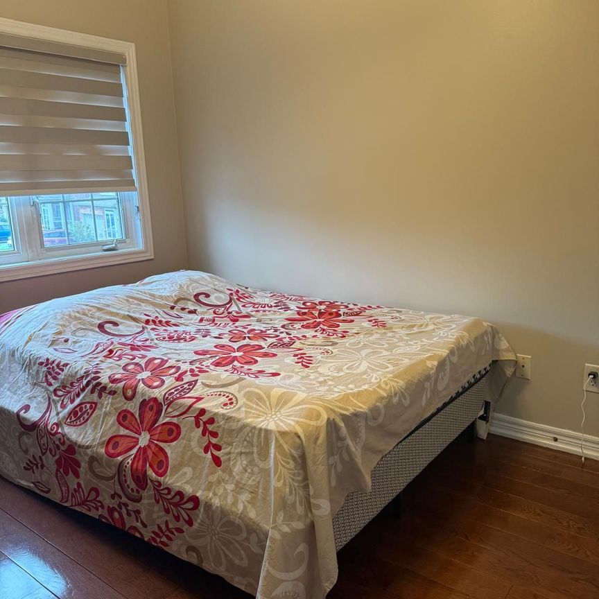 For Lease - 50 Glacier Crescent, Toronto, Ontario - Photo 1