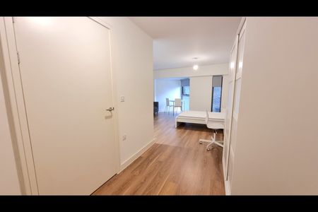 Studio Flat, Nation Way, L1 - Photo 2
