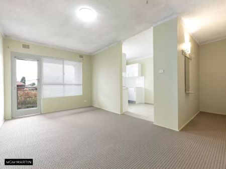MGM MARTIN - TWO BEDROOM APARTMENT - Photo 2