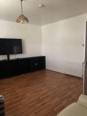 2 Bed Flat, Broadholm Street, G22 - Photo 3