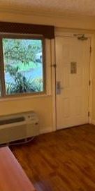 *** $1700/Month Bachelor Suite *** - Photo 4