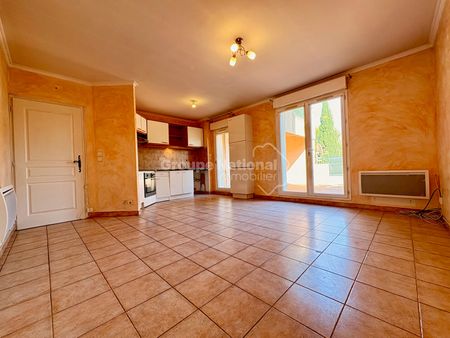A LOUER Appartement 2 chambres de 62m2 avec terrasse, cellier et parking, - Photo 2