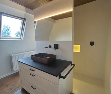 Authentiek appartement met 2 slaapkamers in het centrum van Neerpelt - Photo 3