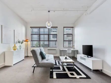 Living With Style - Photo 2