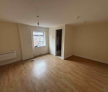 Flat, Abbey Street, Town Centre, CV11 - Photo 2