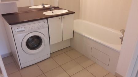 location Appartement T2 DE 46.12m² À VENISSIEUX - Photo 4