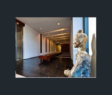 Elegant Apartment, Convenient location and Comfortable Living. - Photo 5