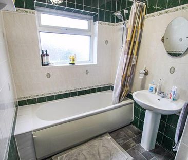 3 bedroom semi-detached house to rent - Photo 6