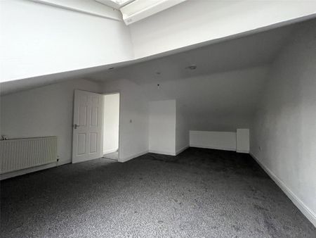 3 bedroom end of terrace house to rent - Photo 2