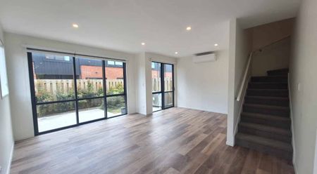 Modern Living - Photo 2