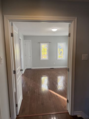 For Lease - 744 Bowercrest Crescent, Blossom Park - Airport and Area, Ontario - Photo 3