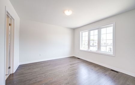 For Lease - 205 Warden Street, Clearview, Ontario - Photo 2