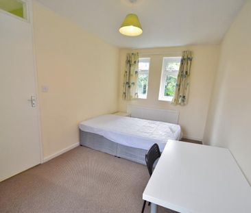 3 bedroom terraced house to rent - Photo 4