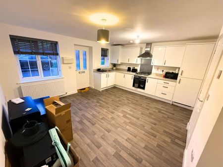 55 Hector Drive, Peterborough - Photo 2