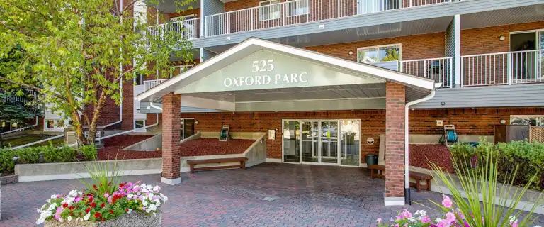 WINDSOR PARK! Beautiful garden apartment! | 525 56 Avenue S.W., Calgary - Photo 1