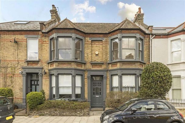 3 bedroom flat to rent - Photo 1