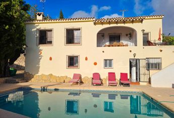 SPACIOUS VILLA FOR RENT FOR LONG TERM INCLUDING SUMMER