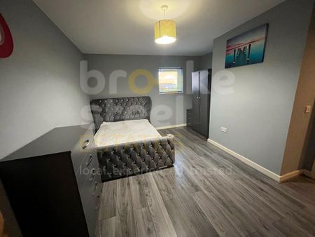 2 bedroom apartment to rent - Photo 4