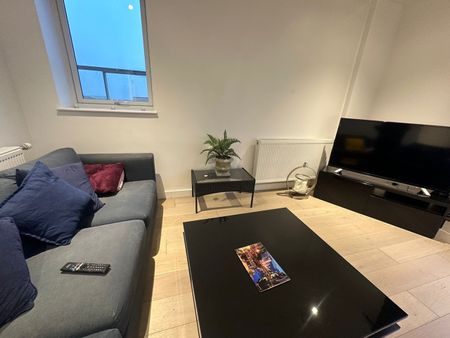 3 Bed Penthouse, Burnell Building, NW2 - Photo 2