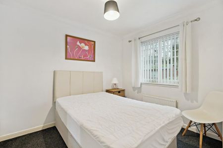 2 bedroom ground floor flat to rent - Photo 4