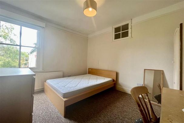 4 bedroom semi-detached house to rent - Photo 1