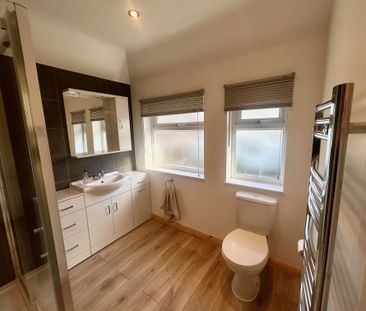 Ridgehurst Avenue, Watford - Photo 5