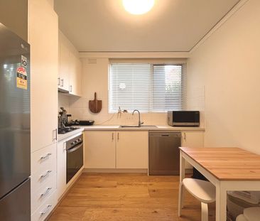 Furnished Ground Floor Apartment in Prime Location - Photo 3