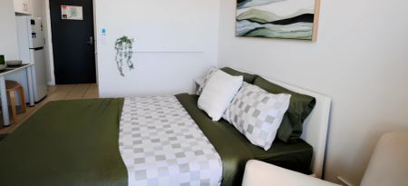 Riverside balcony studio - Photo 3