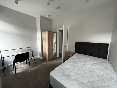 3 Bed Flat, Westbury Park, BS6 - Photo 3