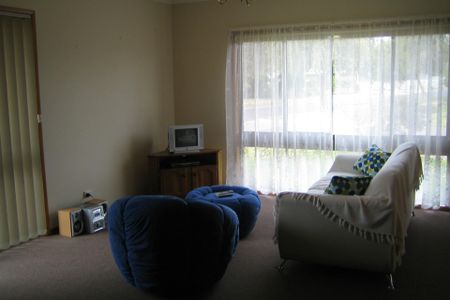 Neat & Comfortable 2br Unit in Handy Location - Photo 3