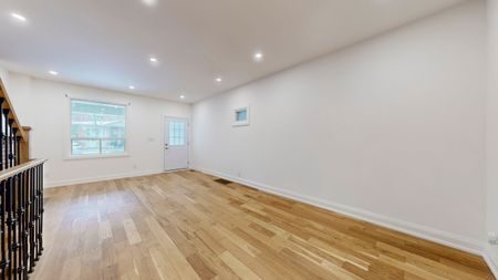 For Lease - 911 Logan Avenue, Toronto, Ontario - Photo 2