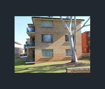 BRIGHT TOP FLOOR FULLY RENOVATED UNIT - Photo 1