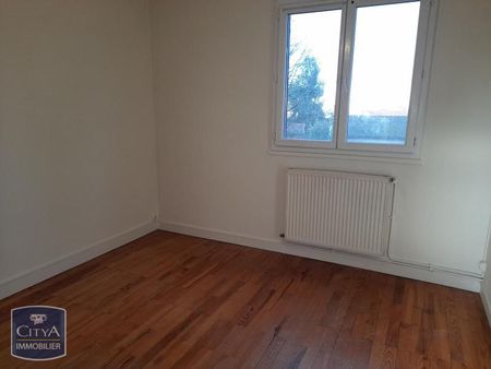 Location Appartement 4 pièces 63m² VILLEFRANCHE SUR SAONE 69400 - Photo 2
