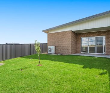 BRAND NEW DUPLEX IN POPULAR ESTATE - Photo 4