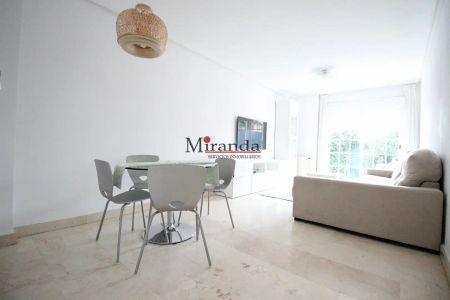 Piso de alquiler en Centro - Photo 2