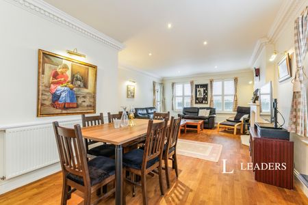 3 bedroom apartment to rent Clearwater Place, Long Ditton, Surbiton, Surrey, KT6 - Photo 3