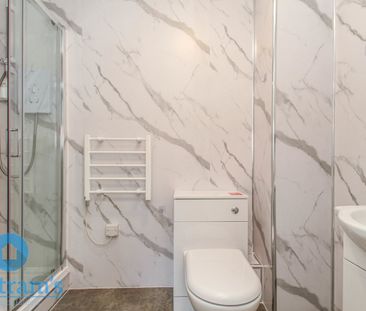 5 bed Apartment for Rent - Photo 6