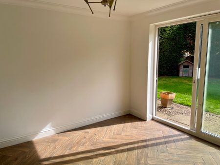 5 bedroom detached to let - Photo 3