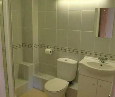 1 bedroom retirement property to rent - Photo 6