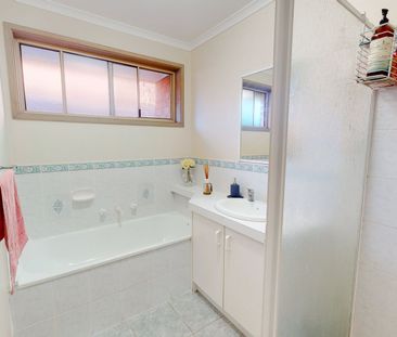 11 Raneen Place Berwick VIC - Photo 6