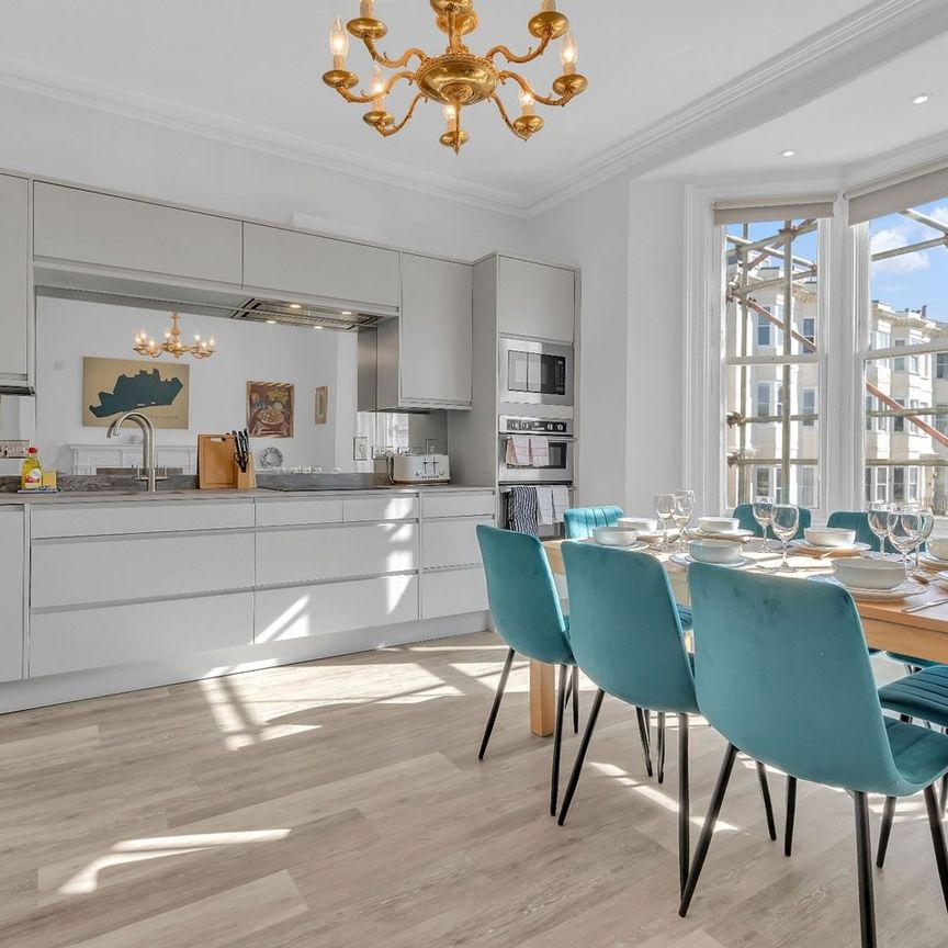3 Bed Flat, Clarence Square, BN1 - Photo 1