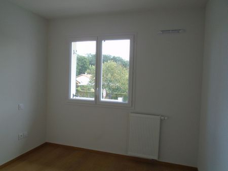 Location Appartement 2 pièces 41m² BENESSE MAREMNE 40230 - Photo 2