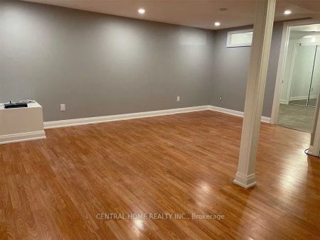 Property For Lease | N9258899 - Photo 5