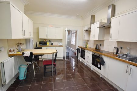 Room in a Shared House, Leslie Road, NG7 - Photo 4