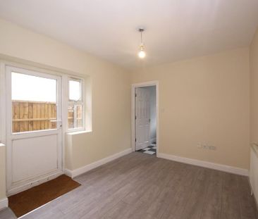 6 bedroom terraced house to rent - Photo 4